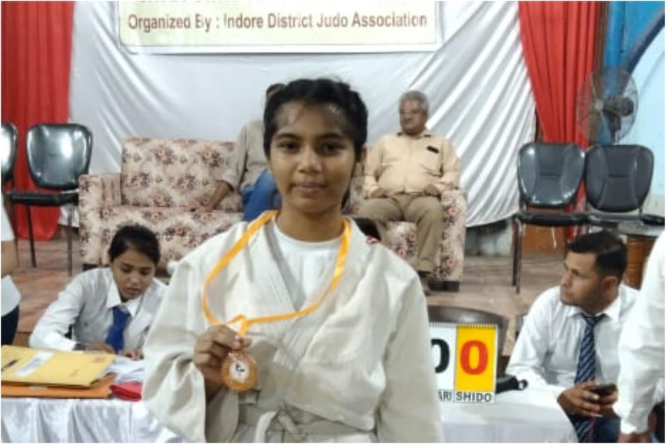 Anshika Sharma of IX C won Bronze Medal in State Level Cadet Judo Championship 2023-24
